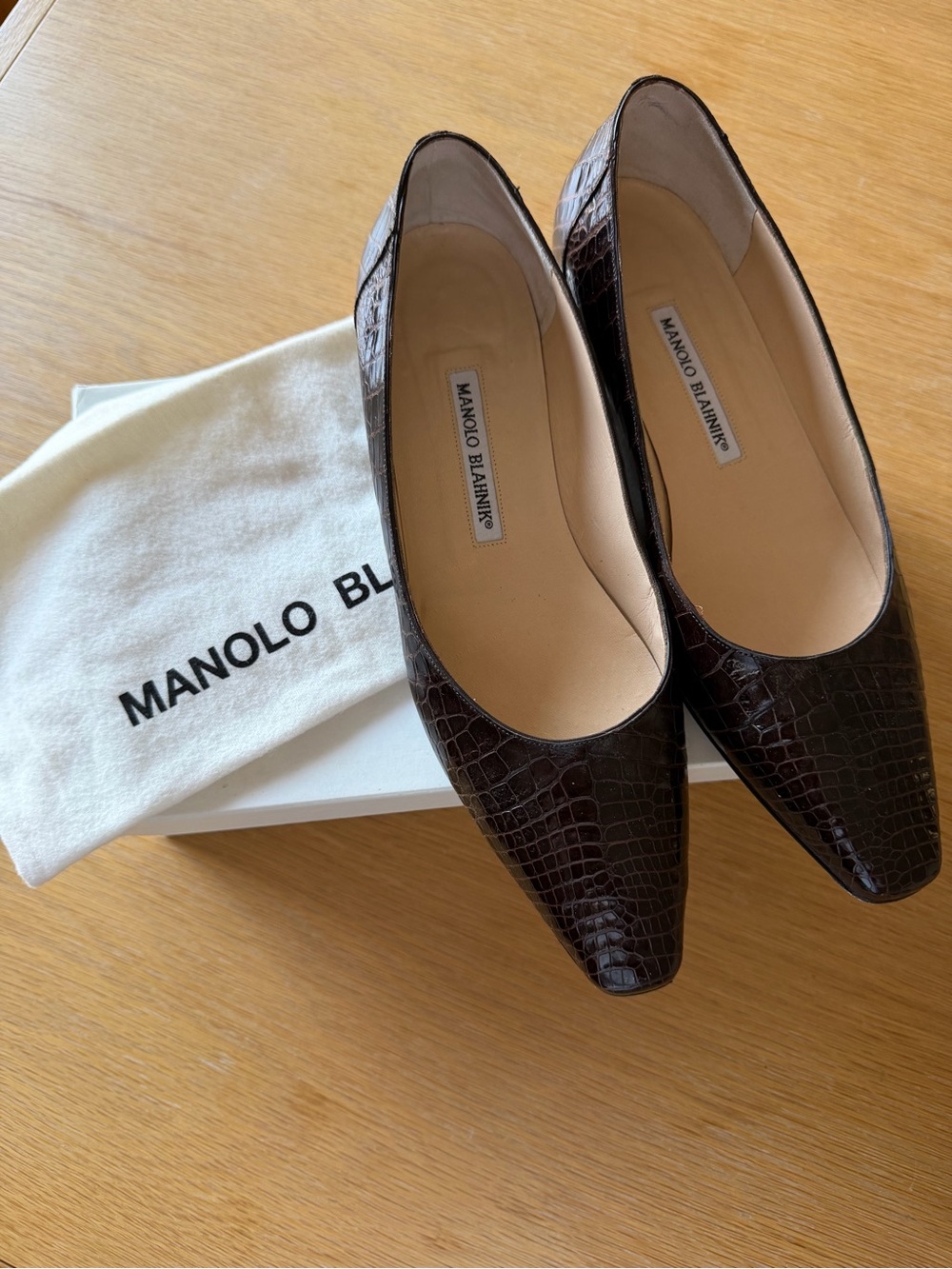 Manolo Blahnik Dark Brown Croc-Embossed Pointed Toe Flats 39